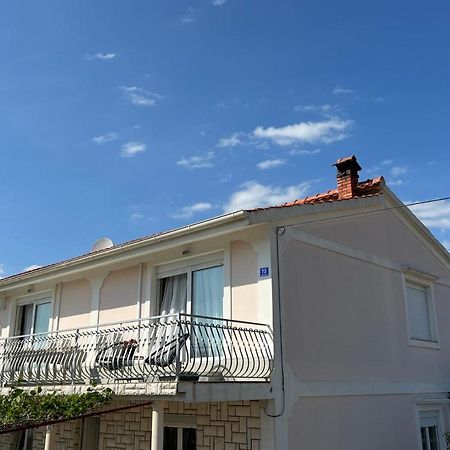 Sukošan Apartments Tino & Leon מראה חיצוני תמונה
