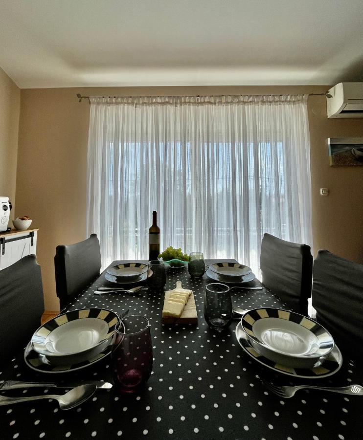 Sukošan Apartments Tino & Leon מראה חיצוני תמונה