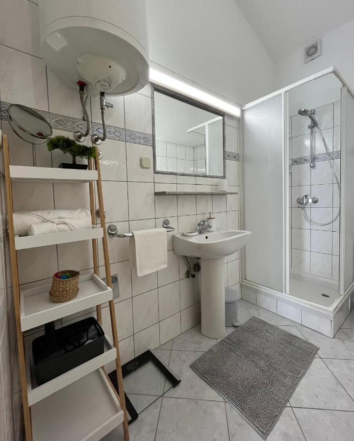 Sukošan Apartments Tino & Leon מראה חיצוני תמונה