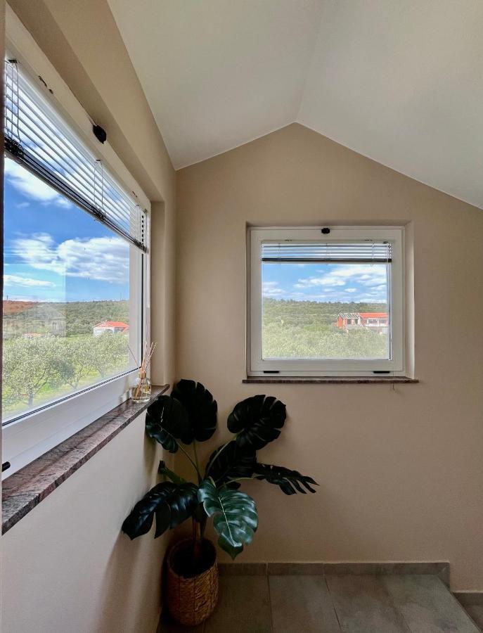 Sukošan Apartments Tino & Leon מראה חיצוני תמונה
