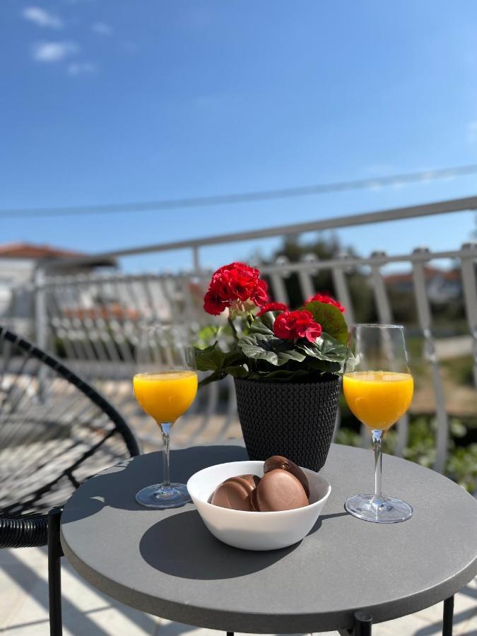 Sukošan Apartments Tino & Leon מראה חיצוני תמונה