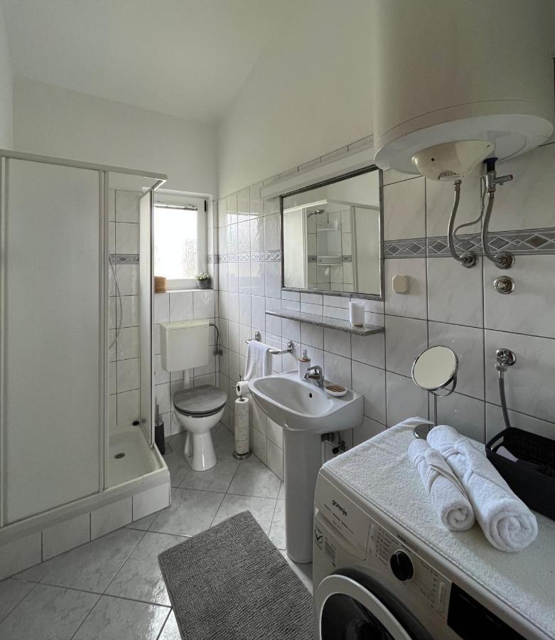 Sukošan Apartments Tino & Leon מראה חיצוני תמונה